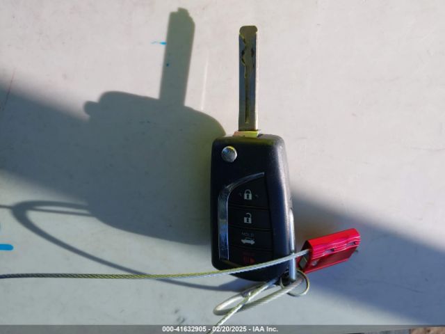 4T1G11AK2NU662823 Toyota CAMRY SE