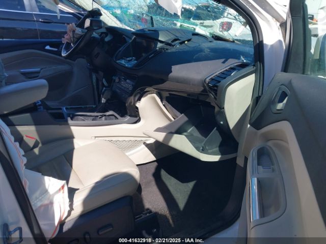 1FMCU0JD6HUE01006 Ford Escape Titanium