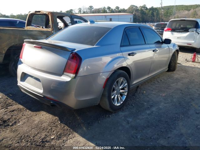 2018 CHRYSLER 300 2C3CCABGXJH214595 Photo 3