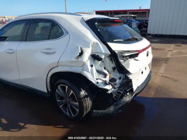 JTHX3JBH0N2055167 Lexus UX 200