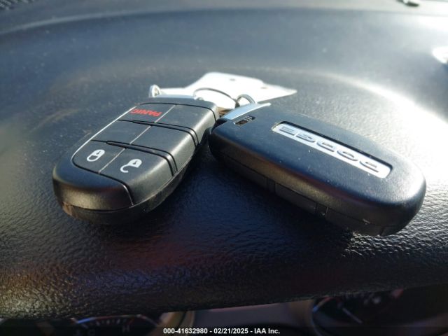 3C4PDCAB5JT533082 Dodge JOURNEY SE