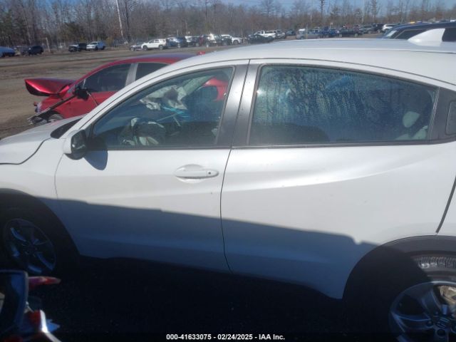 3CZRU6H31NM768923 Honda Hr-v Awd Lx