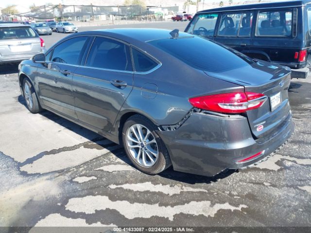 3FA6P0HD5KR176497 Ford FUSION SE