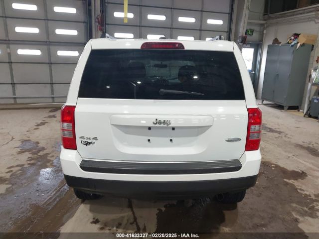 1C4NJRFB1FD105292 Jeep Patriot Latitude