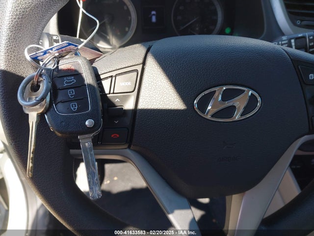 KM8J23A40JU669361 Hyundai TUCSON SE