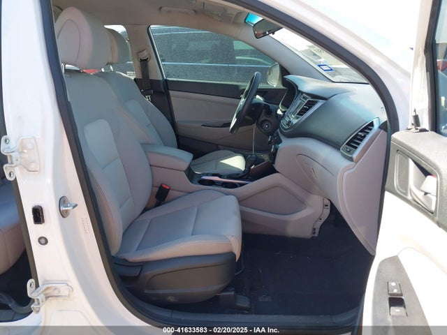 KM8J23A40JU669361 Hyundai TUCSON SE