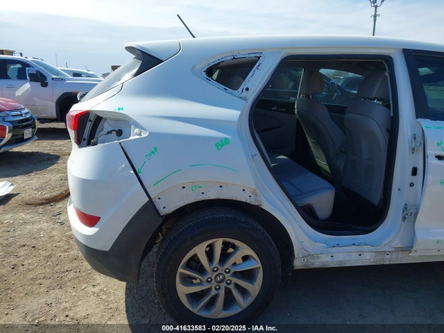 KM8J23A40JU669361 Hyundai TUCSON SE