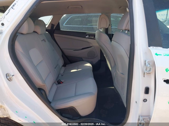 KM8J23A40JU669361 Hyundai TUCSON SE