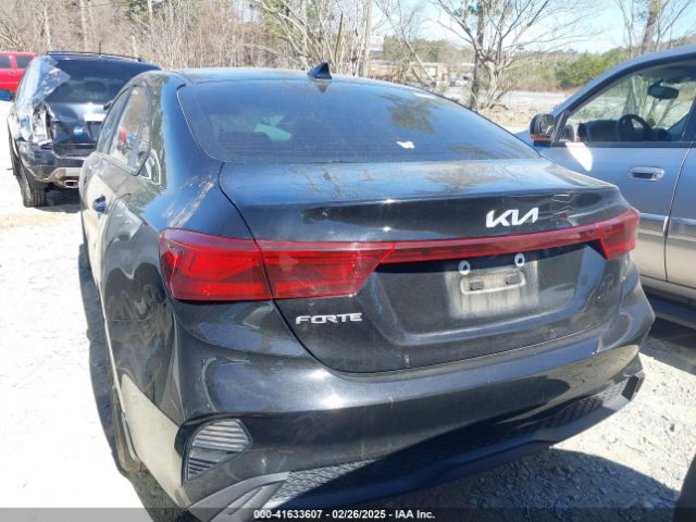 3KPF24ADXPE507325 KIA Forte Lxs
