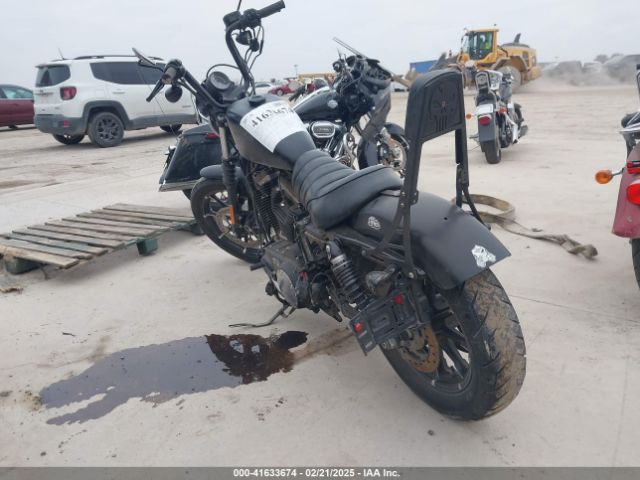 2018 HARLEY-DAVIDSON XL883 1HD4LE212JC408137 Photo 2