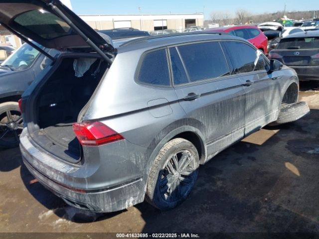 3VV8B7AX4NM117877 Volkswagen Tiguan 2.0t Se R-line Black
