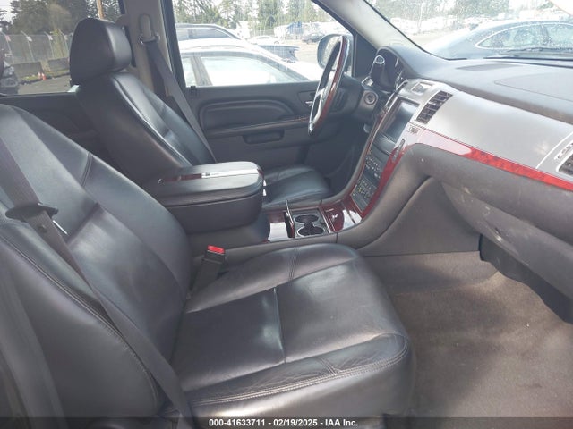 2011 CADILLAC ESCALADE 1GYS4AEF2BR134601 Photo 4