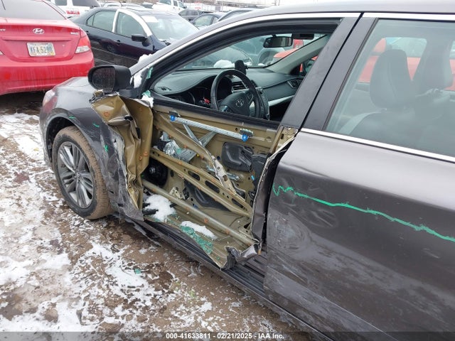 4T1BF1FK9HU404520 Toyota CAMRY SE