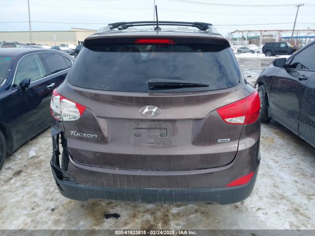 KM8JUCAG7FU972729 Hyundai TUCSON SE