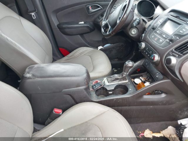 KM8JUCAG7FU972729 Hyundai TUCSON SE