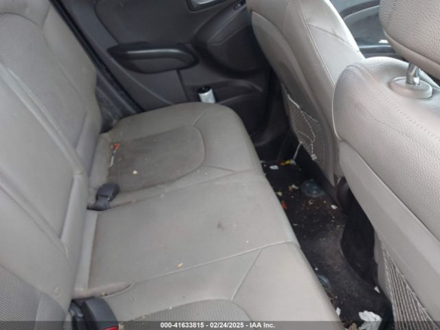KM8JUCAG7FU972729 Hyundai TUCSON SE