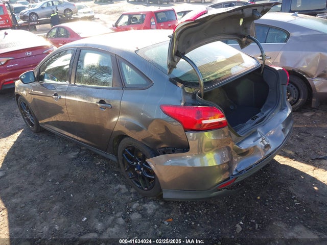 Ford FOCUS SE 2016 1FADP3F27GL340137 Image 3