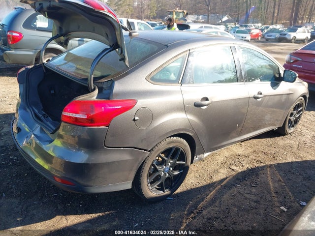 Ford FOCUS SE 2016 1FADP3F27GL340137 Image 4