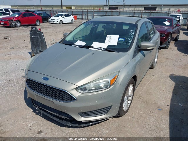 Ford FOCUS SE 2016 1FADP3F24GL352729 Image 2