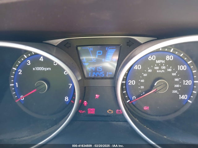 KM8JUCAG0EU808625 Hyundai TUCSON SE
