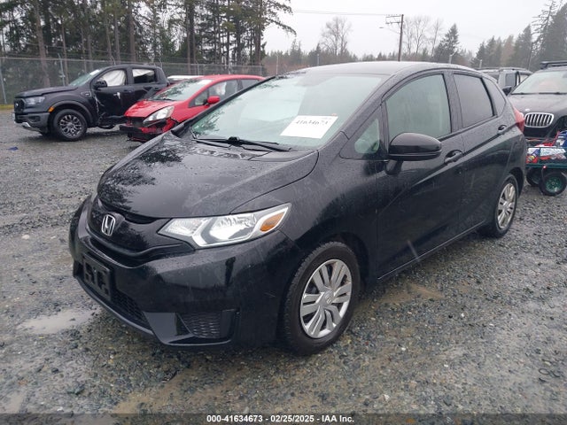 Honda FIT LX 2015 3HGGK5G55FM713233 Image 2