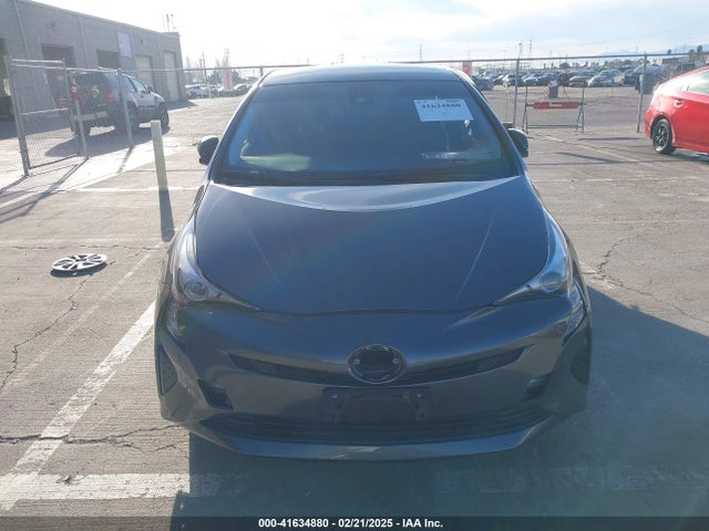 Toyota Prius Two 2018 JTDKBRFU7J3592787 Image 13