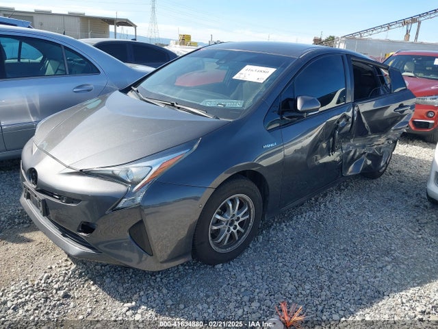Toyota Prius Two 2018 JTDKBRFU7J3592787 Image 2