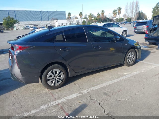 Toyota Prius Two 2018 JTDKBRFU7J3592787 Image 4