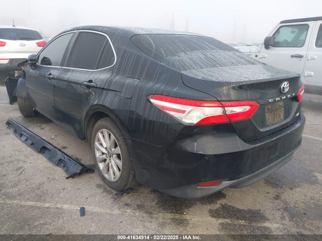 Toyota CAMRY LE 2018 JTNB11HK0J3010377 Image 3