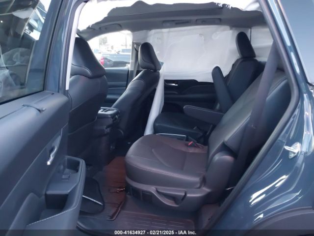 5TDAAAB59RS017504 Toyota Grand Highlander Platinum