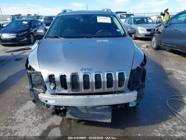 1C4PJLCB8FW620336 Jeep Cherokee Latitude