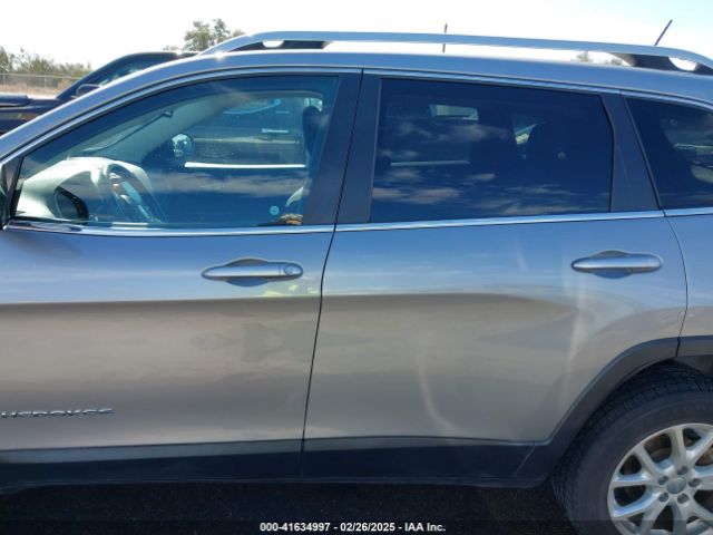 1C4PJLCB8FW620336 Jeep Cherokee Latitude