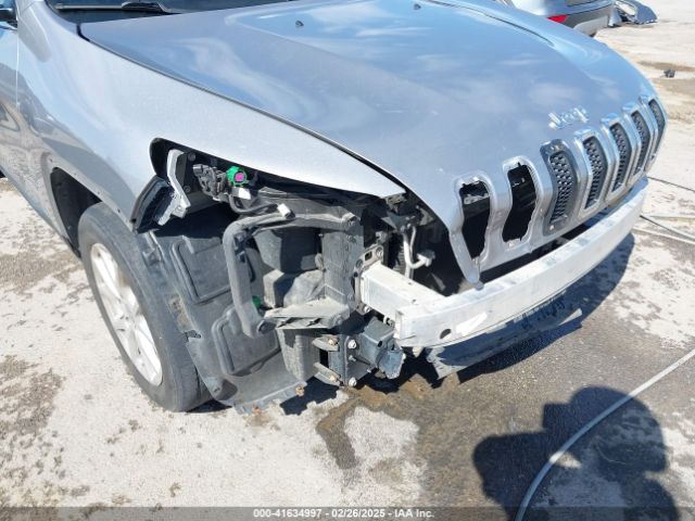 1C4PJLCB8FW620336 Jeep Cherokee Latitude
