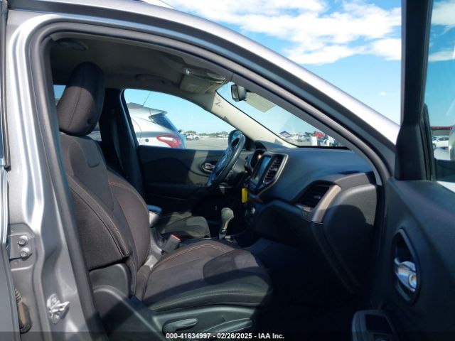 1C4PJLCB8FW620336 Jeep Cherokee Latitude