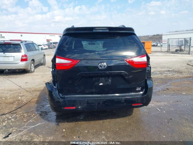5TDDZ3DC5HS146786 Toyota Sienna Xle/limited