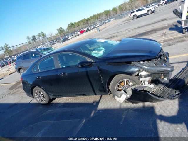 3KPF24AD5PE689578 KIA Forte Lxs