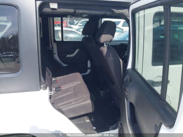 1C4BJWEG4EL118797 Jeep Wrangler Unlimited Sahara
