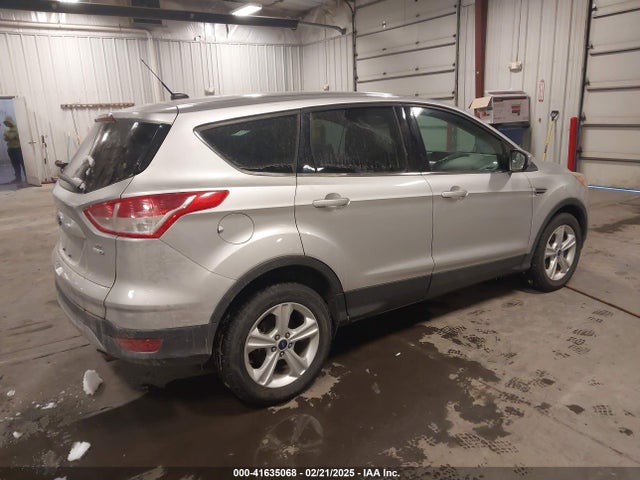 1FMCU9GX8FUB61637 Ford ESCAPE SE