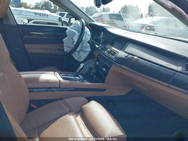 2013 BMW 740I WBAYA6C55DC994964 Photo 4