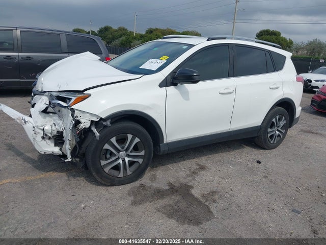 JTMZFREV1HJ703515 Toyota RAV4 LE