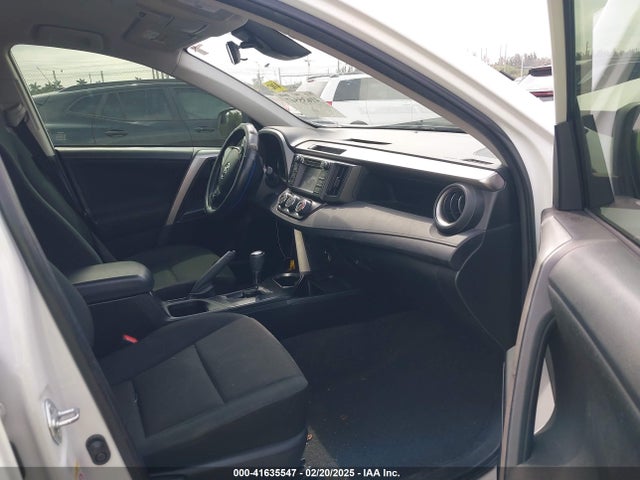 JTMZFREV1HJ703515 Toyota RAV4 LE
