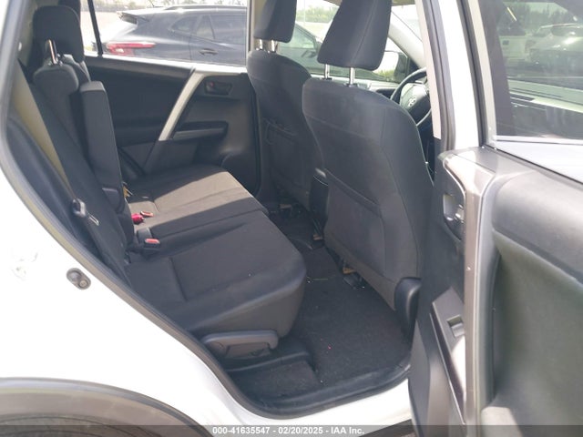 JTMZFREV1HJ703515 Toyota RAV4 LE