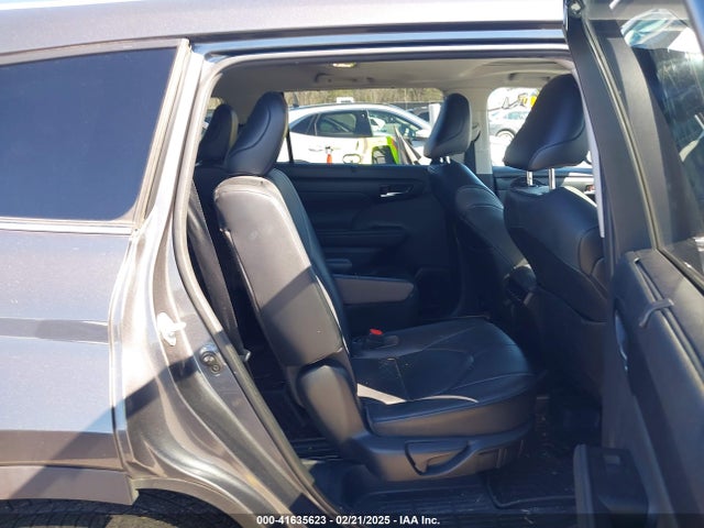 5TDGZRAH8MS515831 Toyota Highlander Xle