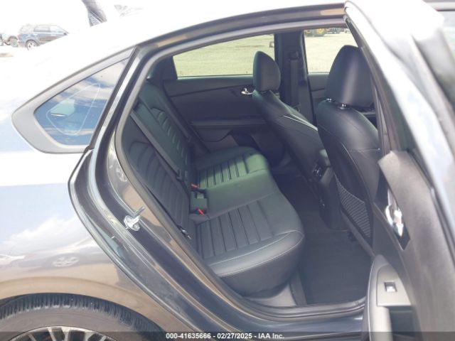 3KPF54AD3PE634165 KIA Forte Gt-line