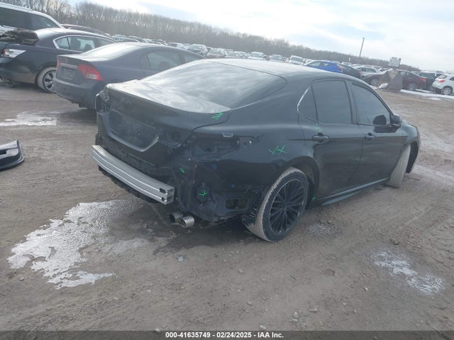 4T1B11HK4JU130015 Toyota CAMRY SE