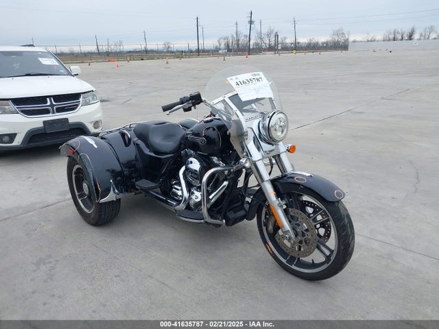 2015 HARLEY-DAVIDSON FLRT 1HD1MCM12FB861706