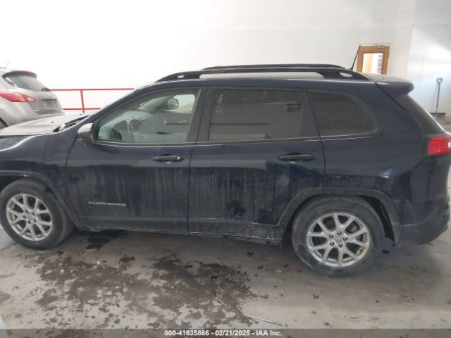 1C4PJLAB6GW158704 Jeep Cherokee Sport