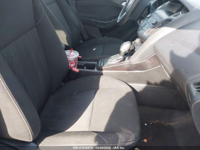 1FADP3FE0JL282325 Ford FOCUS SE