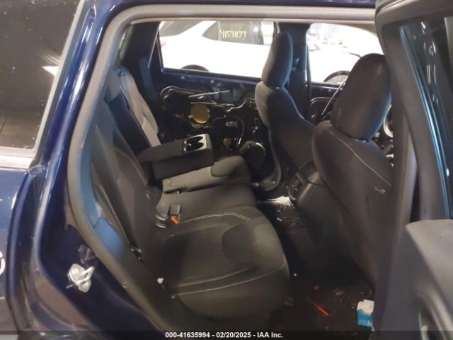 1C4PJLCS0GW324776 Jeep Cherokee Latitude