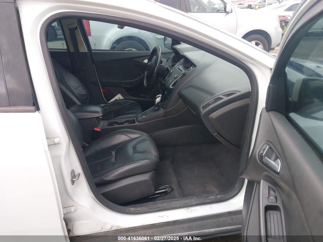 Ford FOCUS SE 2015 1FADP3K21FL330160 Image 5